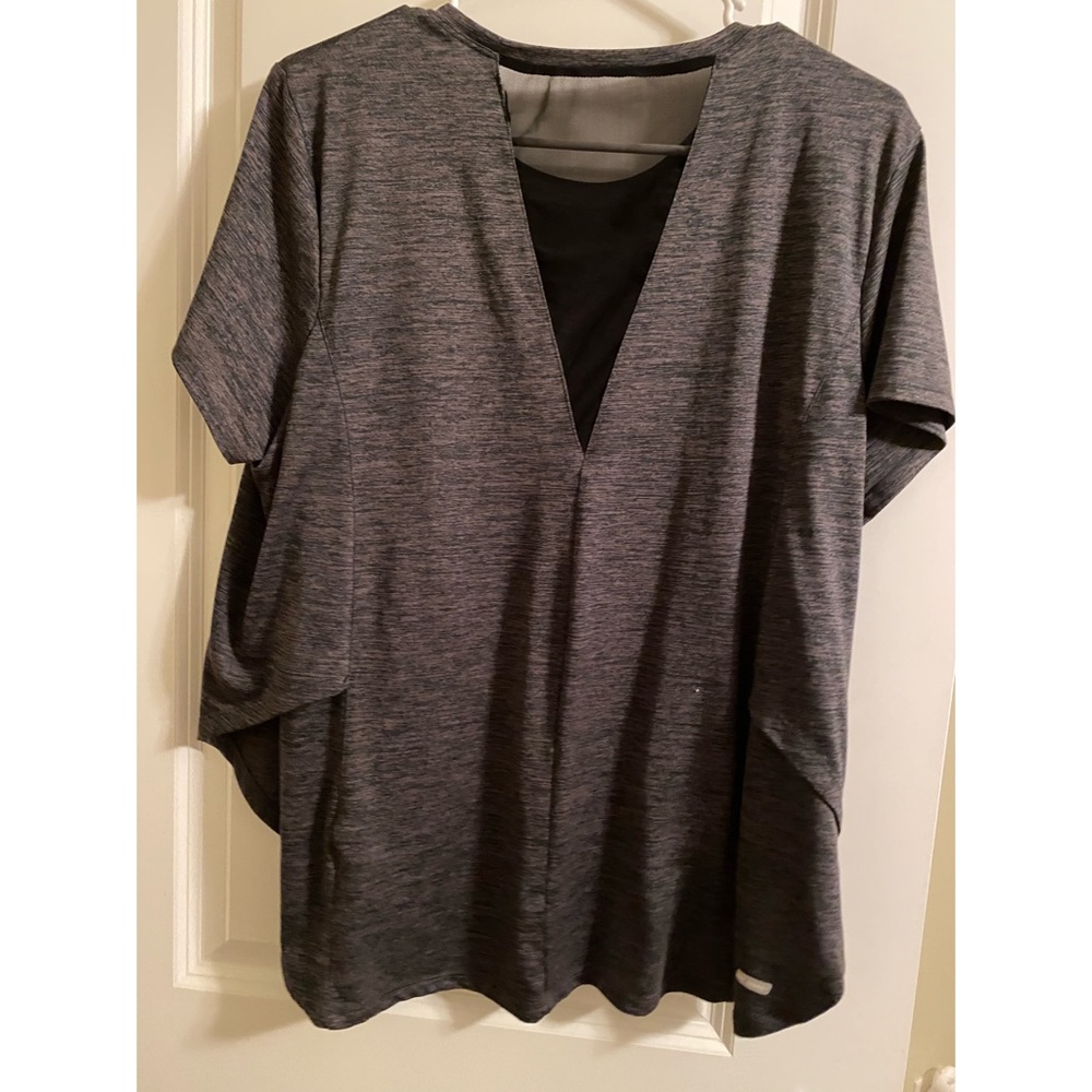 Workout Top - Picture 2 of 3